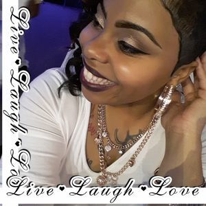 Meet your Posher, Shenika